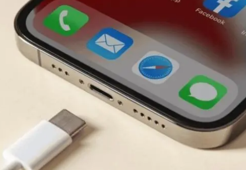 保山苹果15维修分享iPhone15改USB-C接口后能和安卓用户互借充电器吗 